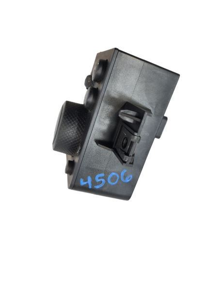 H3        2007 Dash/Interior/Seat Switch 572751