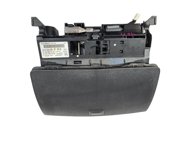 Info-GPS-TV Screen 204 Type C300 Fits 08-11 MERCEDES C-CLASS 579250