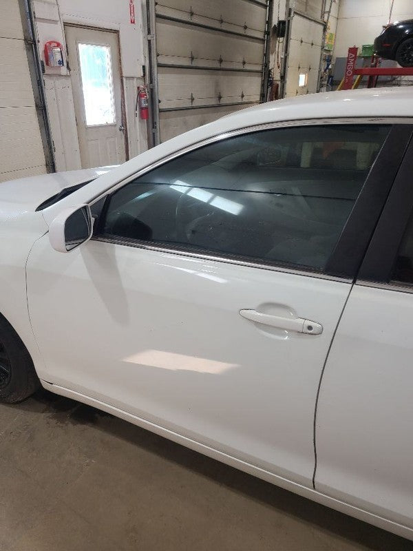 Driver Front Door Electric Windows North America Built Fits 07-11 CAMR