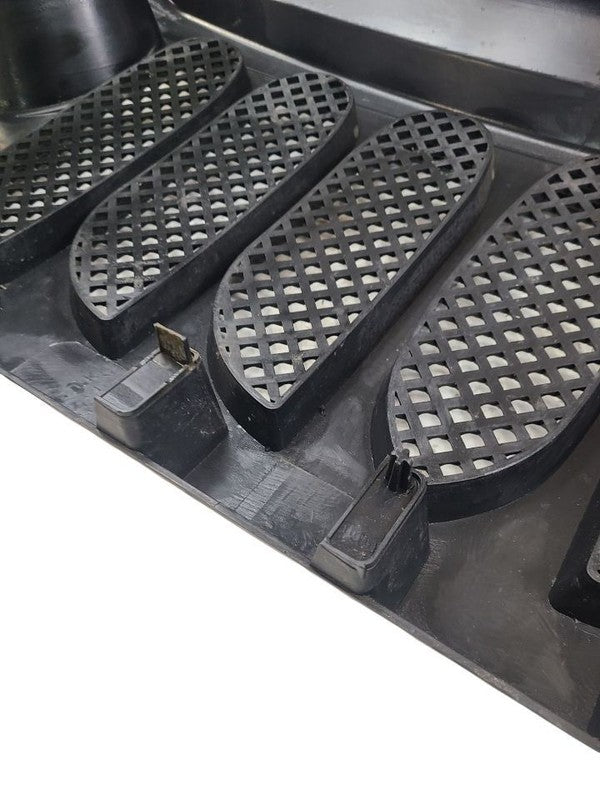 Grille VIN W 6th Digit Jk Body With Grille Inserts Fits 14-18 WRANGLER