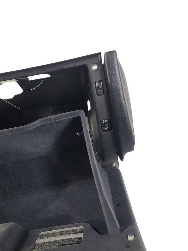 SC430     2002 Glove Box 657823