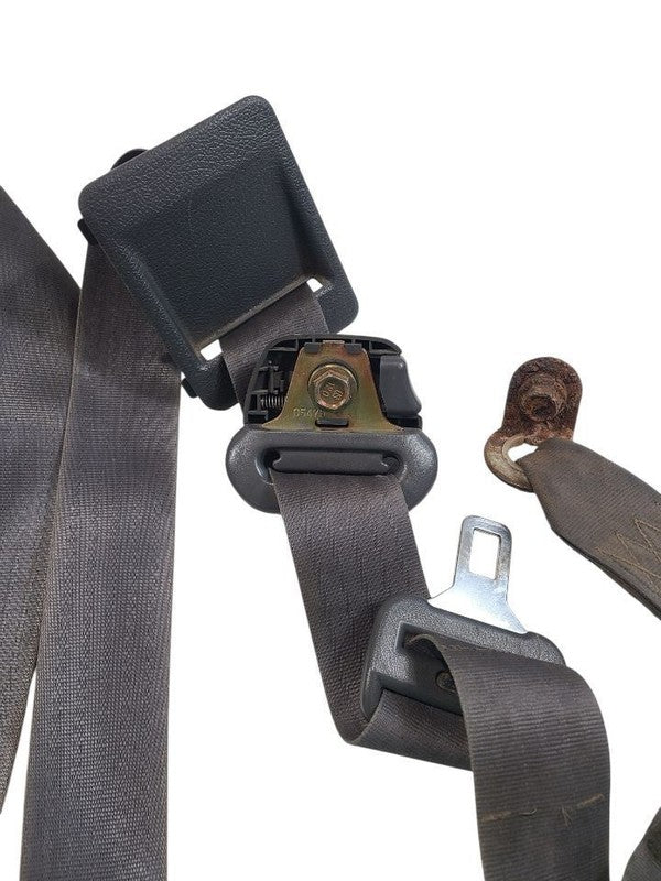 T100      1995 Seat Belt Front 663782