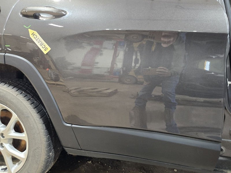 Passenger Right Rear Side Door Fits 14-23 CHEROKEE 623382