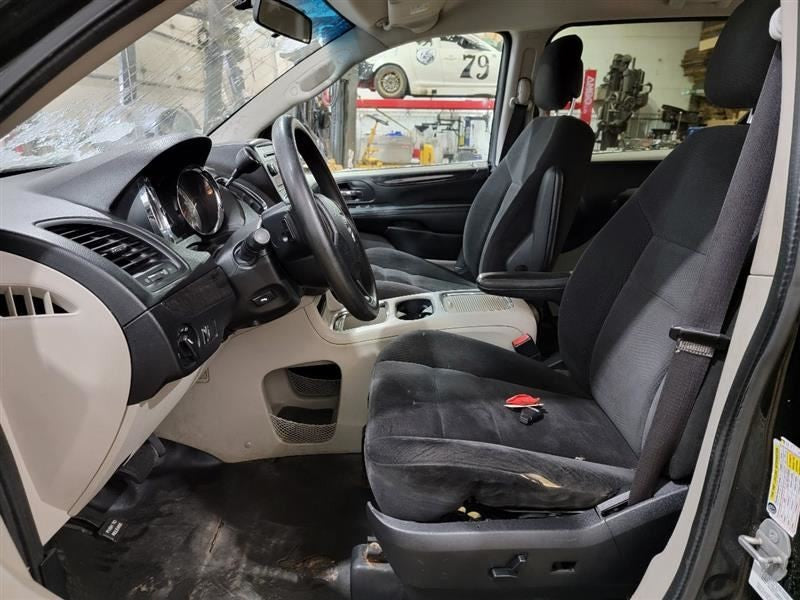 Driver Left Air Bag Front Driver Knee Fits 14-18 CARAVAN 570026