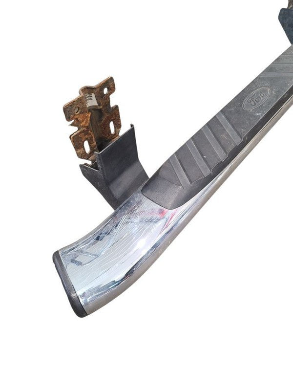 F250SD    2011 Running Board 663325