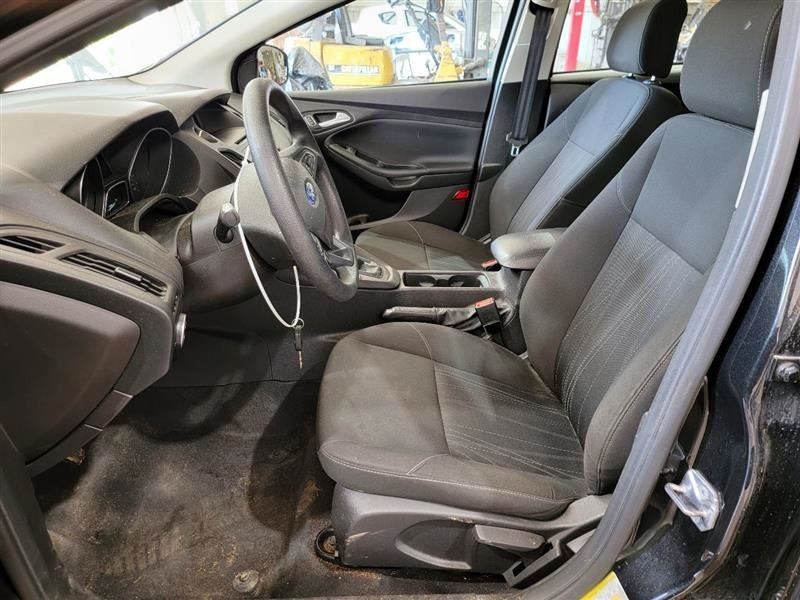 Passenger Headlight Halogen Chrome Headlamp Bezel Fits 15-18 FOCUS 553