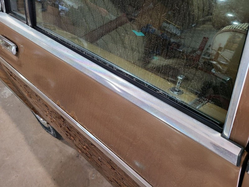 OLDS-SW   1988 Door Moulding Rear 677773