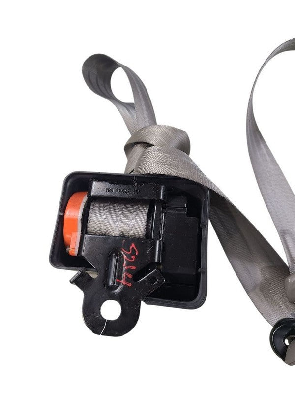 SUBGM1500 1997 Seat Belt Rear 645363