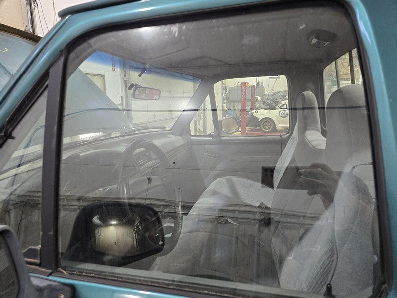 Driver Front Door Glass From 8501 GVW Fits 94-97 FORD F250 PICKUP 6441