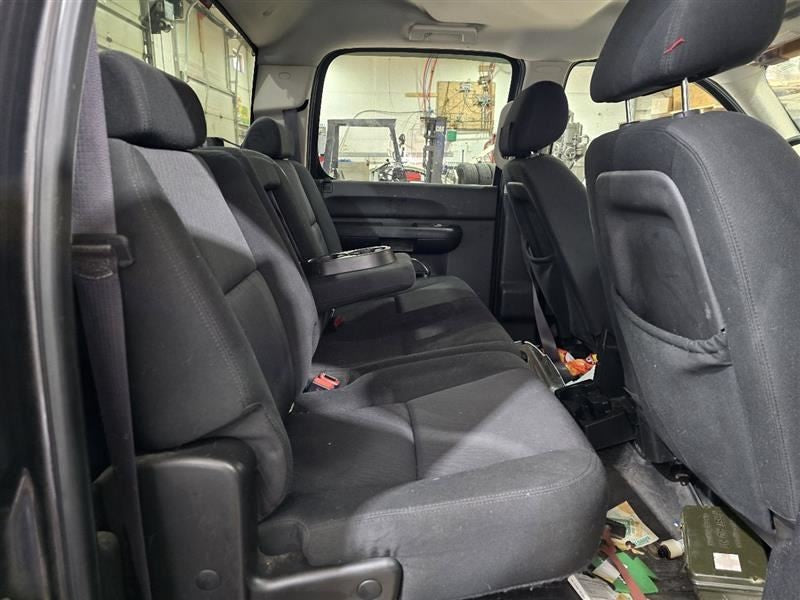 SILVRDO25 2010 Seat Belt Rear 605978