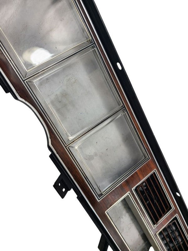 MARK VI   1981 Dash Bezel 627641