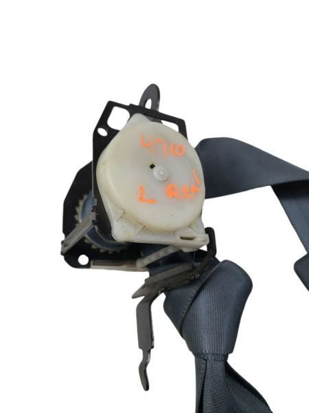 T100      1995 Seat Belt Rear 593146