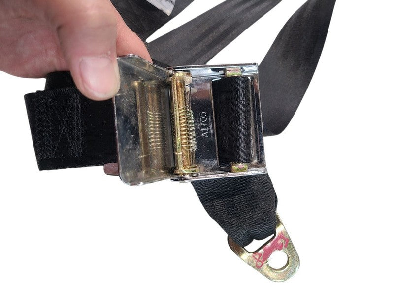 DART      1963 Seat Belt Rear 671222