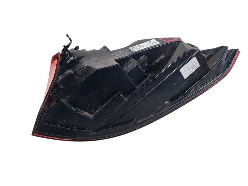 Driver Tail Light Quarter Panel Mounted Fits 15-18 PORSCHE CAYENNE 662