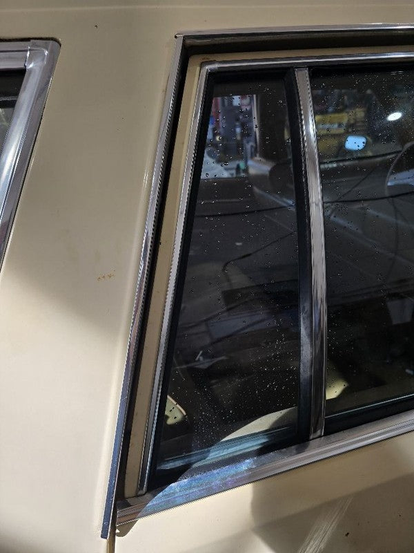Passenger Right Rear Door Vent Glass Station Wgn Fits 80-90 CAPRICE 64