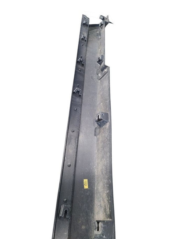 Passenger Rocker Panel Moulding Black Textured Fits 22-25 ENCORE GX 67