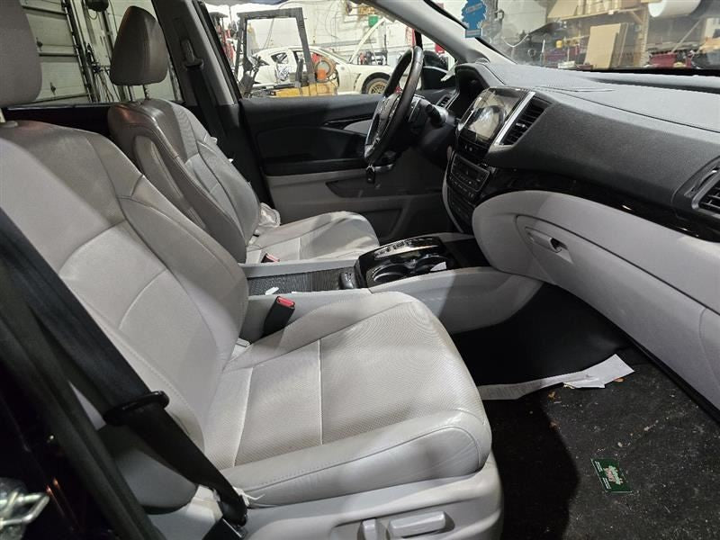 Seat Belt Front Passenger Buckle Leather Seats Fits 16-18 PILOT 608352
