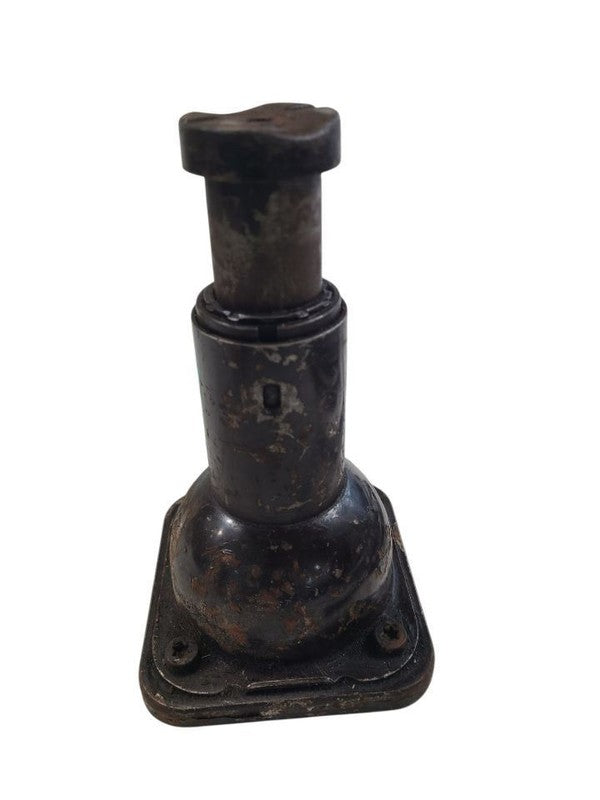 T100      1995 Jack 663811