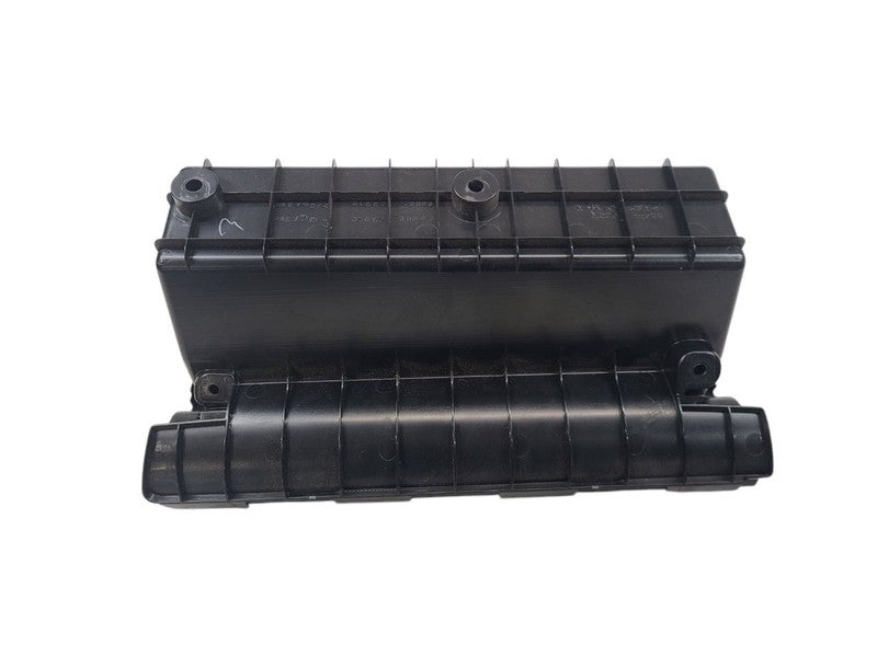 TUNDRA    2011 Glove Box 628428