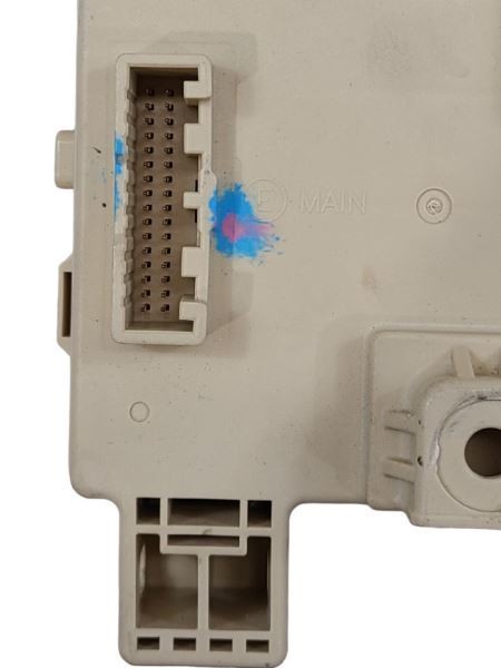 TUCSON    2022 Fuse Box Cabin 581105