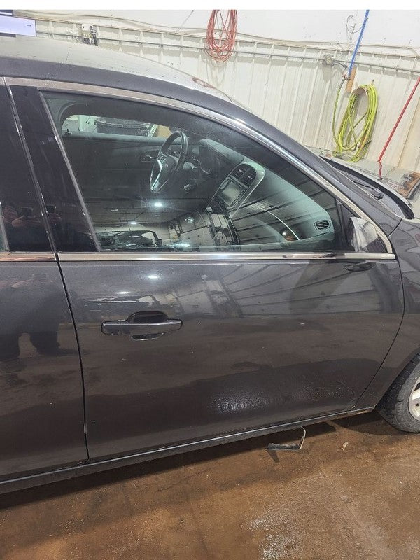 Passenger Front Door VIN 1 4th Digit Limited Fits 14-16 MALIBU 652596