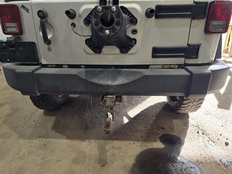 Rear Bumper VIN W 6th Digit Jk Body Plastic Bumper Fits 07-18 WRANGLER