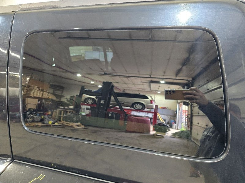 Driver Quarter Glass With Privacy Tint Opt AJ1 Fits 06-10 HUMMER H3 64