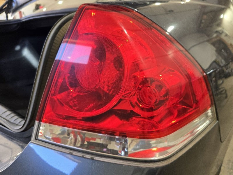 Passenger Tail Light VIN W 4th Digit Limited Fits 06-16 IMPALA 643988