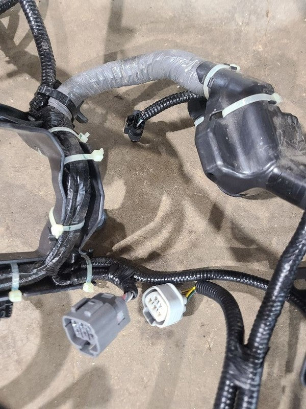 OUTBAKLEG 2024 Engine Wire Harness 608562