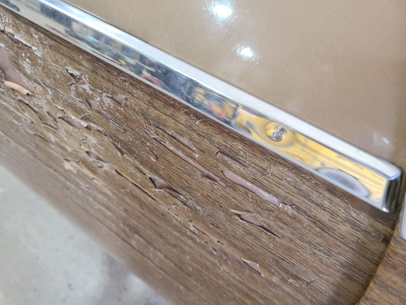 OLDS-SW   1988 Door Moulding Front 677766