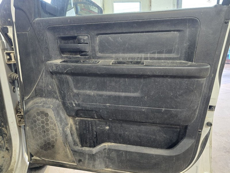 RAM2500   2014 Front Door Trim Panel 634368