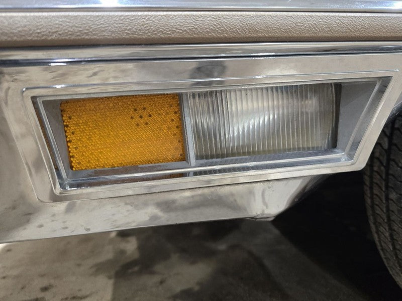 Driver Corner/Park Light Cornering Fits 80-89 LINCOLN & TOWN CAR 62666