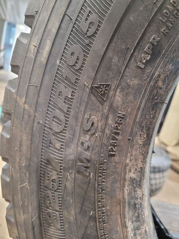 2 Used Tires  225-70-19.5   Roadmaster 14/32 660596