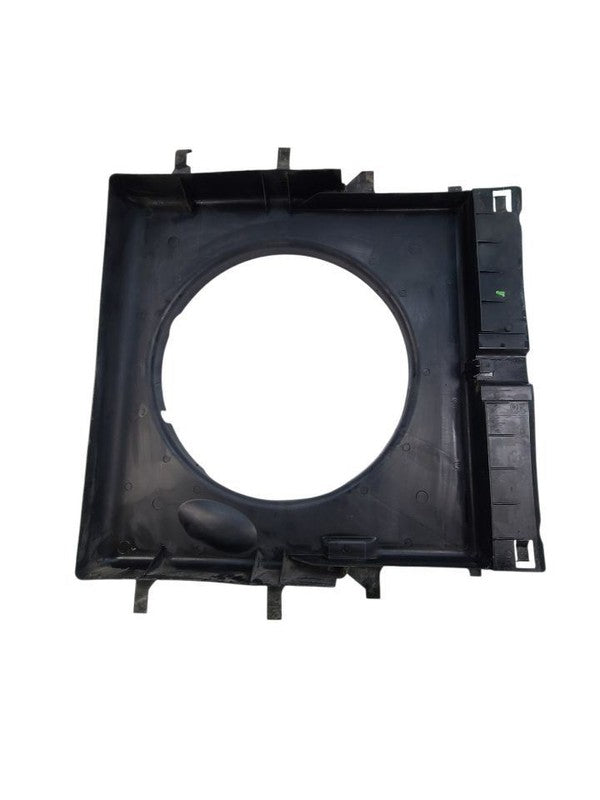 SPRINTV25 2016 Radiator Shroud 679690