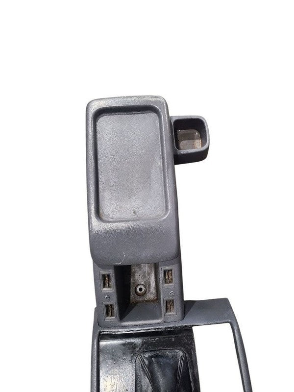 LANDCRUIS 1993 Console Front 646207