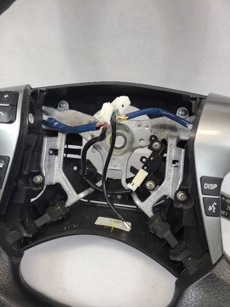 HIGHLANDR 2011 Steering Wheel 557212