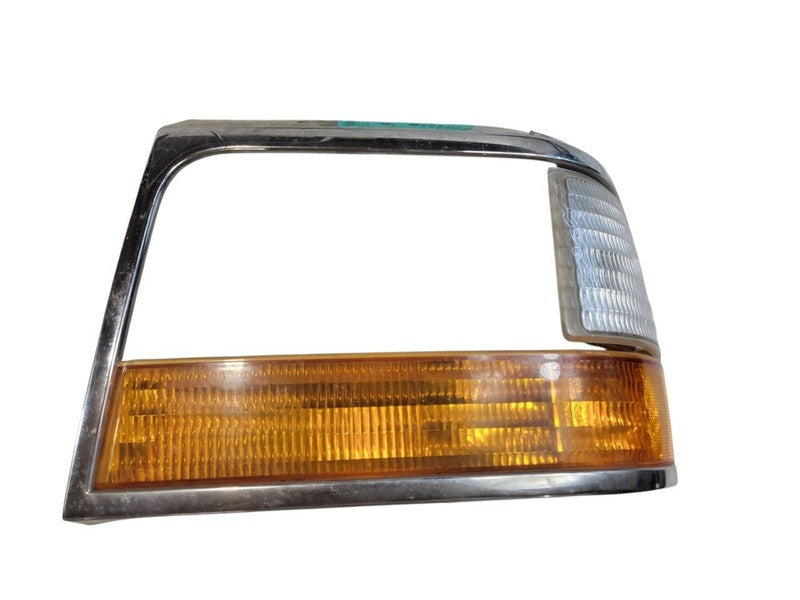 Driver Corner/Park Light From 8501 GVW Fits 92-97 FORD F250 PICKUP 671