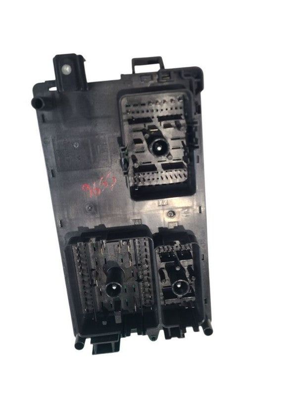 Fuse Box Engine VIN 3 8th Digit Opt Lfx Fits 12-15 CAMARO 671699