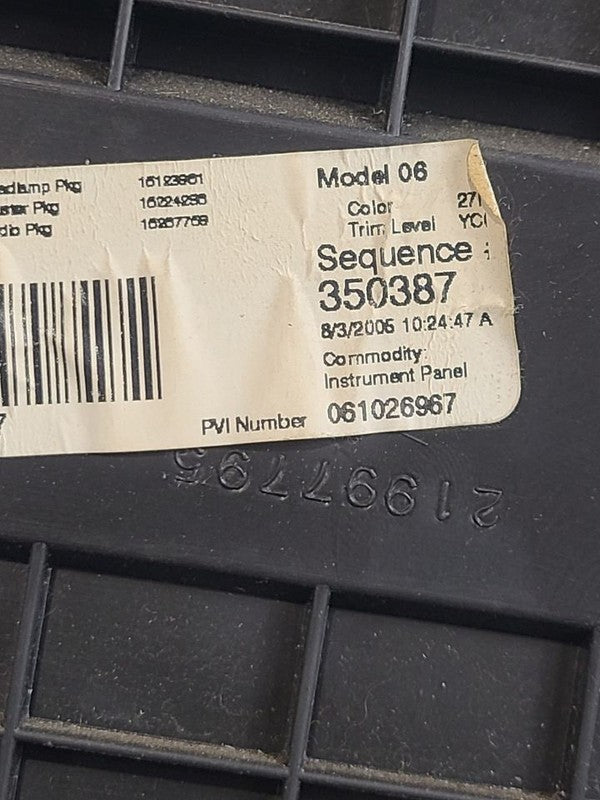 H3        2006 Glove Box 665593