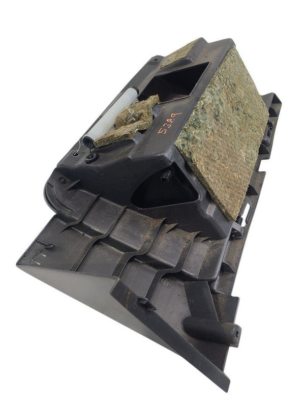 QX4       1999 Glove Box 658277