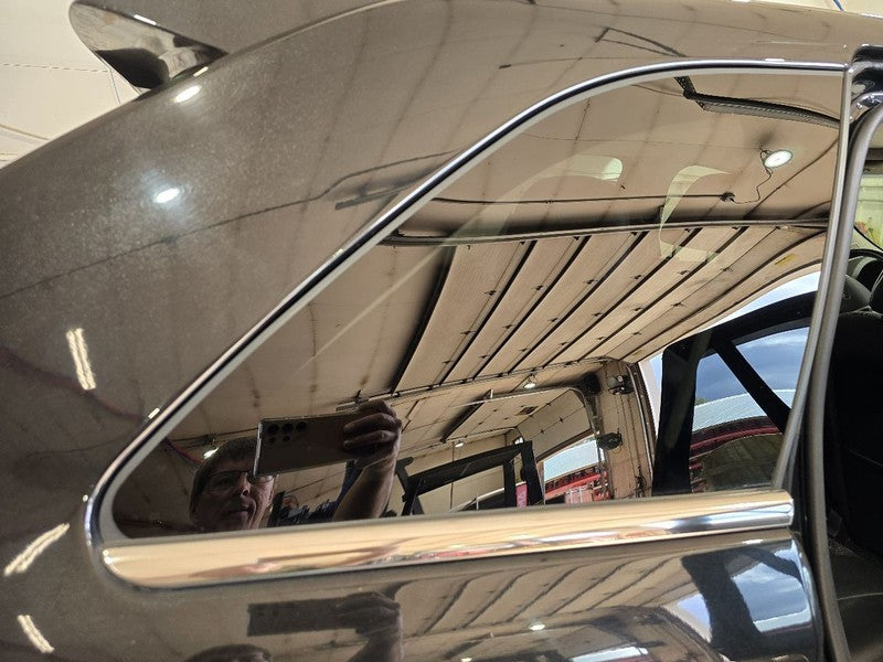 Passenger Quarter Glass Privacy Tint Bright Moulding Fits 07-15 MKX 64