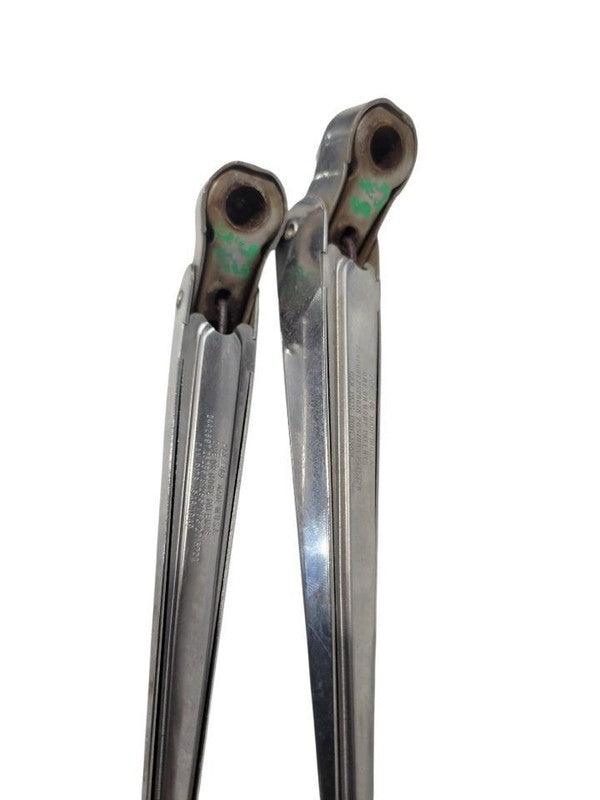 DART      1963 Wiper Arm               671270