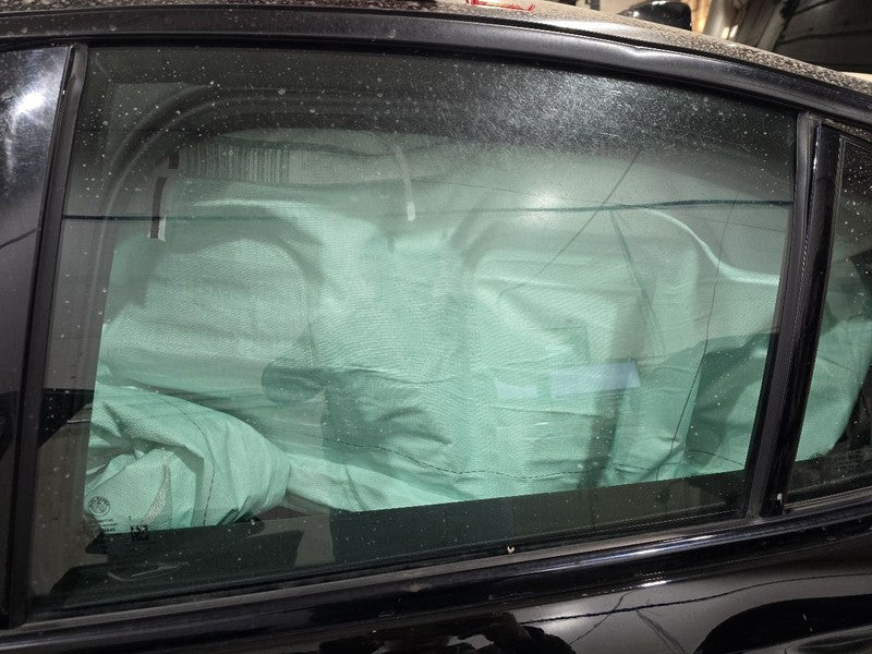 GIULIA    2019 Rear Door Glass 612939