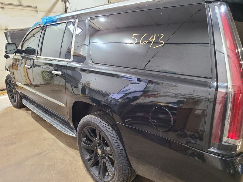 Passenger Right Headlight Fits 15-20 ESCALADE 674446