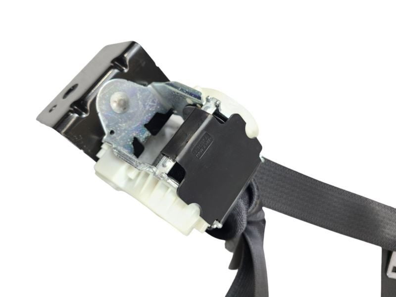 REAR SILVRDO15 2018 Center Retractor Seat Belt Rear 568183