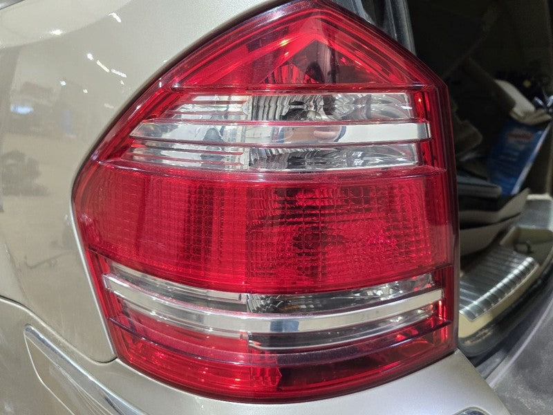 Driver Tail Light 164 Type GL320 Upper Fits 07-09 MERCEDES GL-CLASS 61