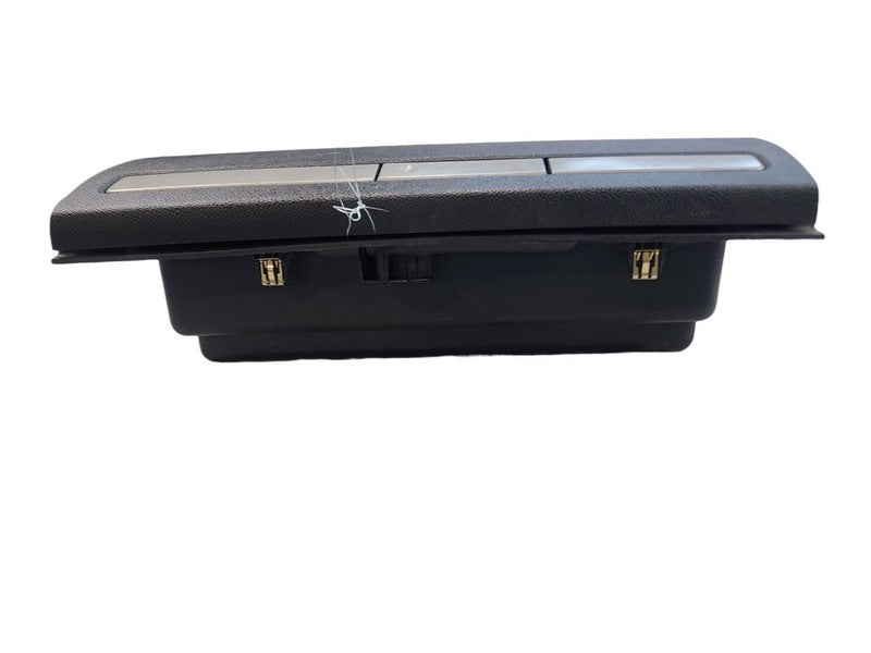 SILVRDO15 2010 Glove Box 679209
