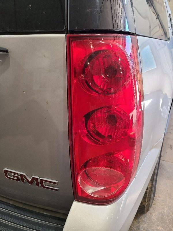 Passenger Tail Light Excluding Denali Fits 07-11 YUKON 678822
