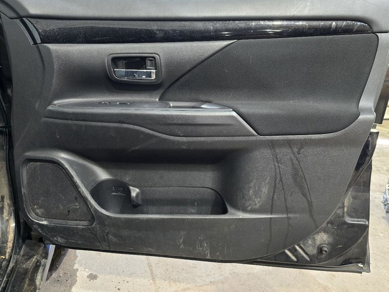Passenger Front Door Without Passive Entry Fits 16-20 OUTLANDER 619506