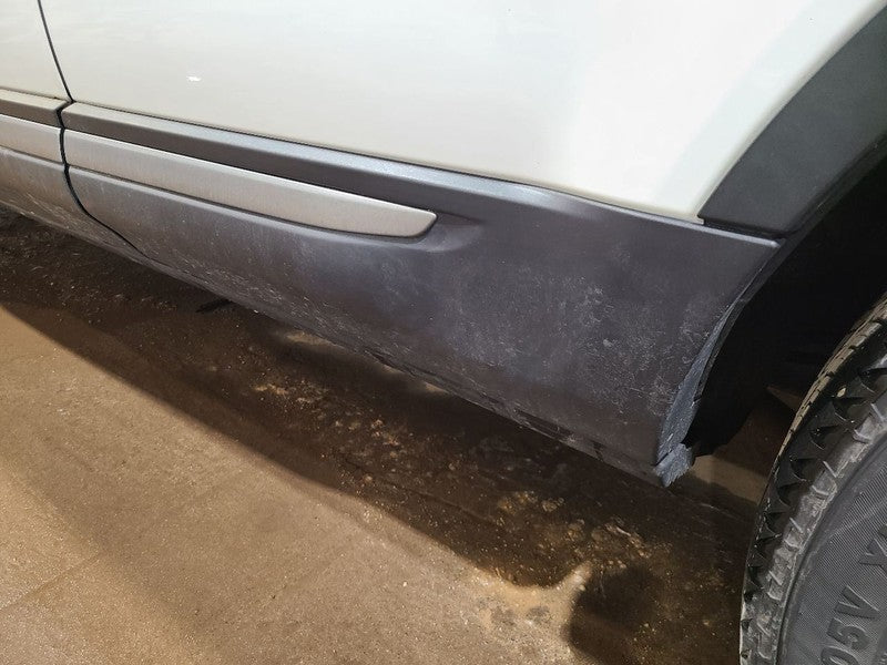EVOQUE    2015 Door Moulding Rear 660844